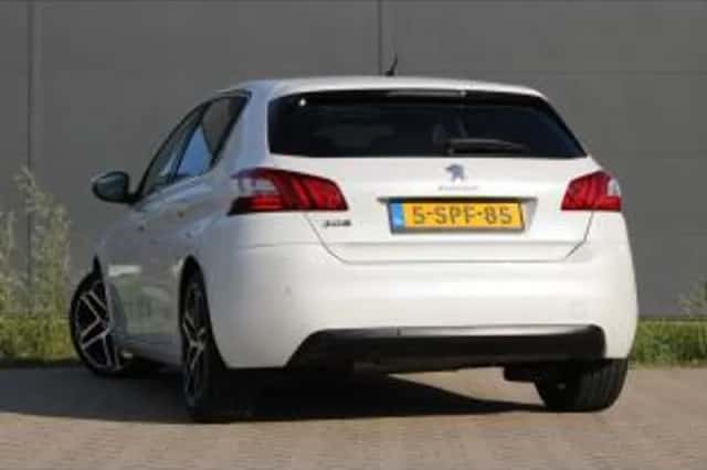 Peugeot 308 (2013) thumbnail 3