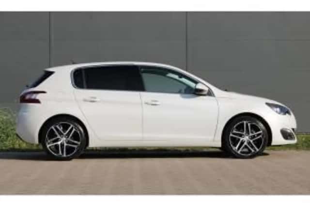 Peugeot 308 (2013) thumbnail 4