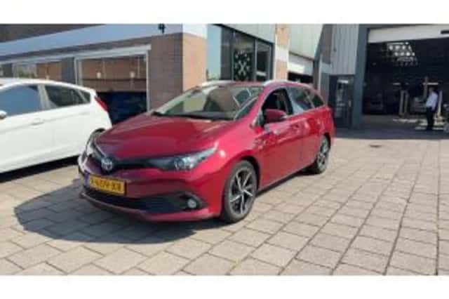 Toyota Auris (2019) thumbnail 1