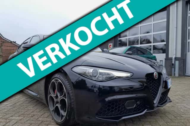 Alfa Romeo Giulia (2022) thumbnail 2