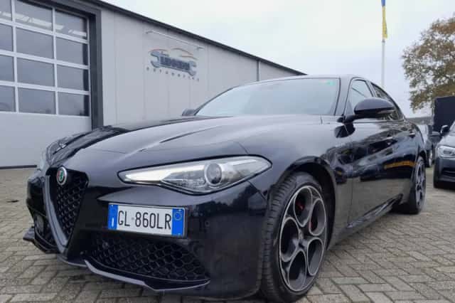 Alfa Romeo Giulia (2022) thumbnail 4