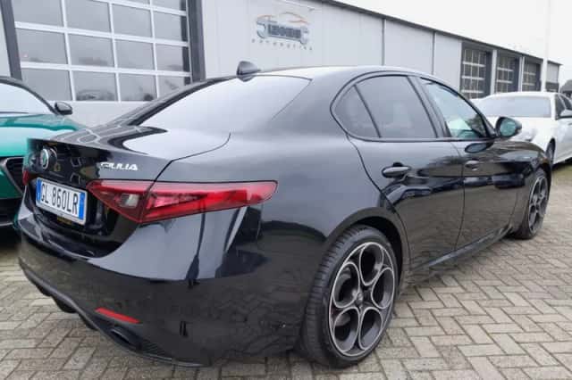 Alfa Romeo Giulia (2022) thumbnail 5