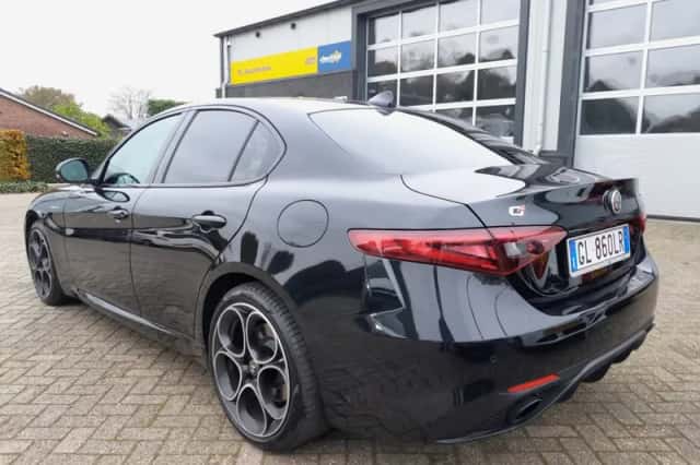 Alfa Romeo Giulia (2022) thumbnail 6