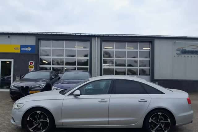 Audi A6 (2011) thumbnail 5
