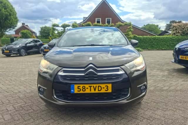 Citroën DS4 (2012) thumbnail 3