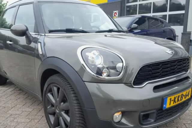 MINI Countryman (2013) thumbnail 1