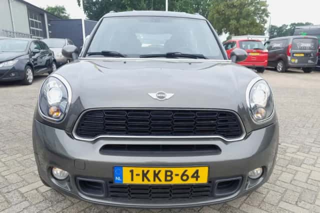 MINI Countryman (2013) thumbnail 3
