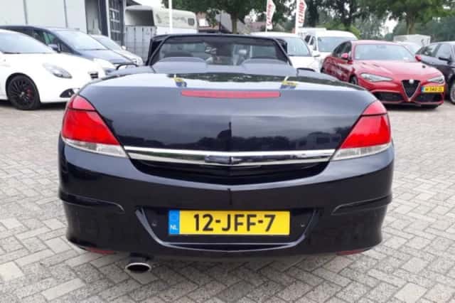 Opel Astra (2009) thumbnail 6