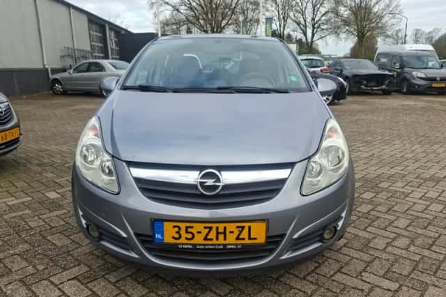 Opel Corsa (2008) thumbnail 3