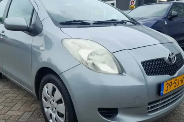 Toyota Yaris (2006) thumbnail 1