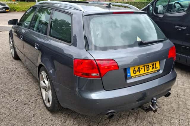 Audi A4 (2006) thumbnail 5