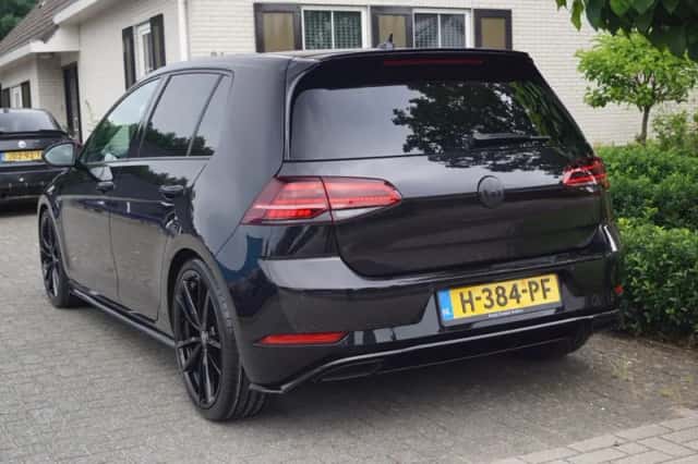Volkswagen Golf (2020) thumbnail 2