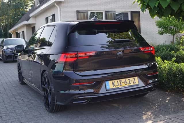 Volkswagen Golf (2022) thumbnail 2
