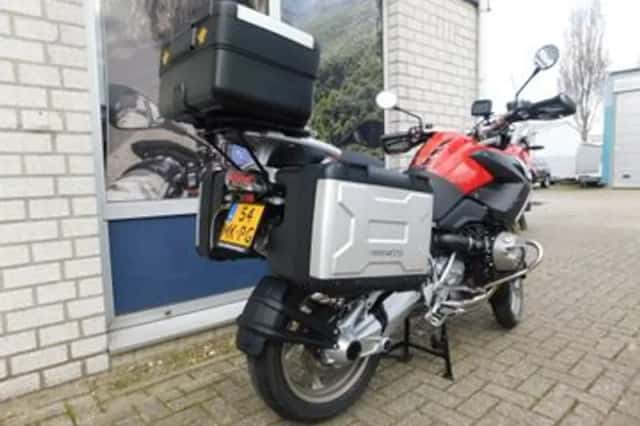 BMW R (2010) thumbnail 3