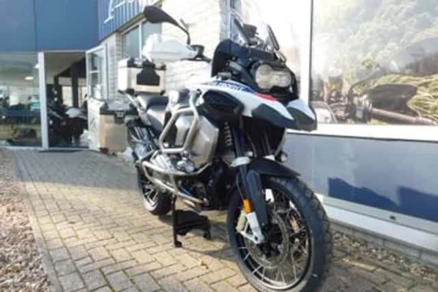 BMW R (2024) thumbnail 2