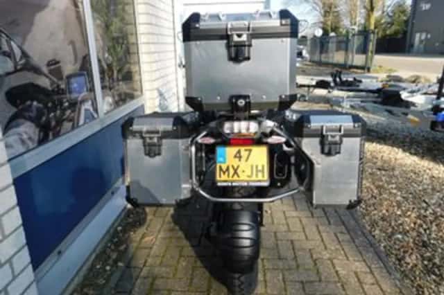 BMW R (2024) thumbnail 5