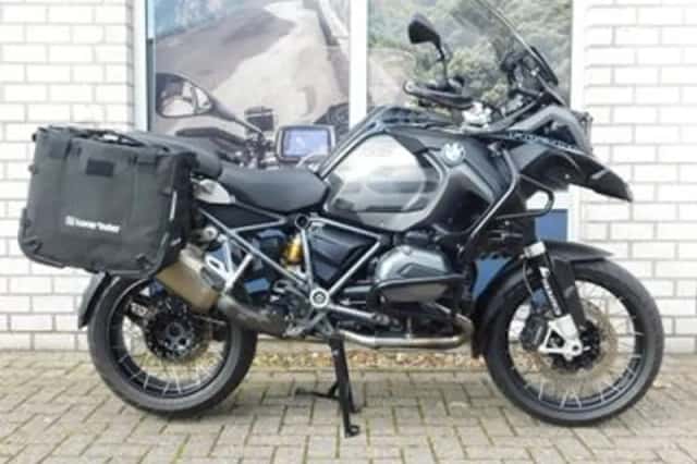 BMW R (2016) thumbnail 1