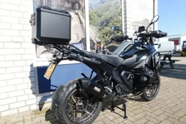 BMW R (2024) thumbnail 3