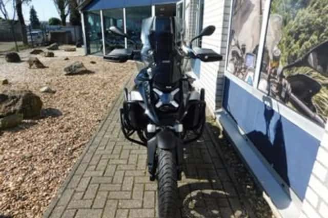 BMW R (2024) thumbnail 4