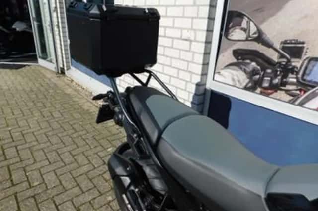 BMW R (2024) thumbnail 6