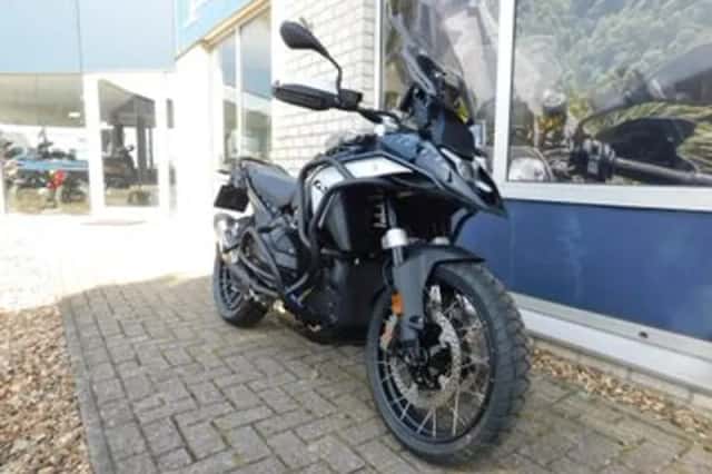 BMW R (2024) thumbnail 2