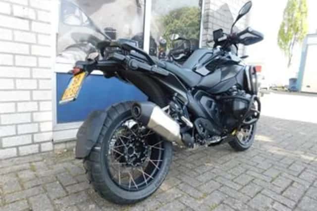 BMW R (2024) thumbnail 3