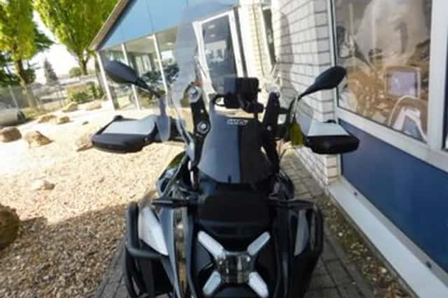 BMW R (2024) thumbnail 6