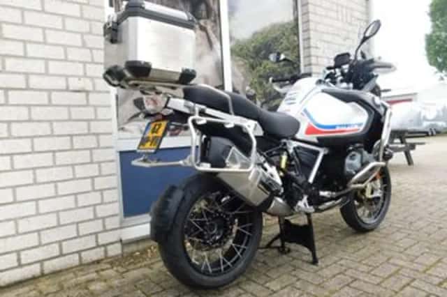 BMW R (2022) thumbnail 3