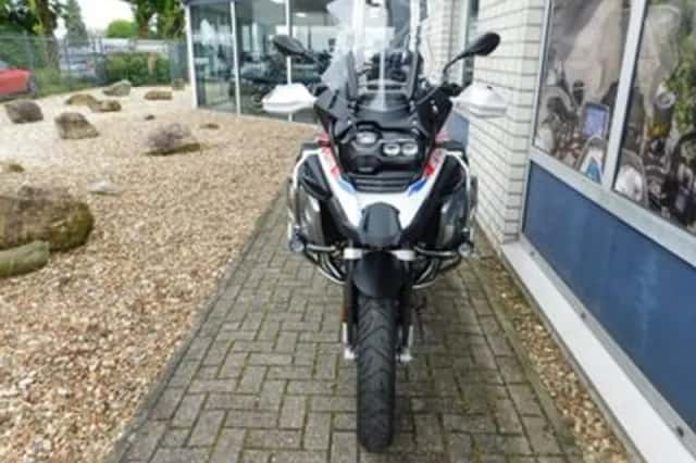 BMW R (2022) thumbnail 4