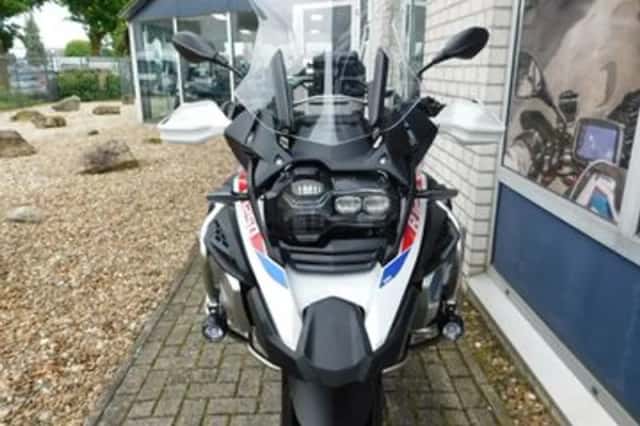 BMW R (2022) thumbnail 5