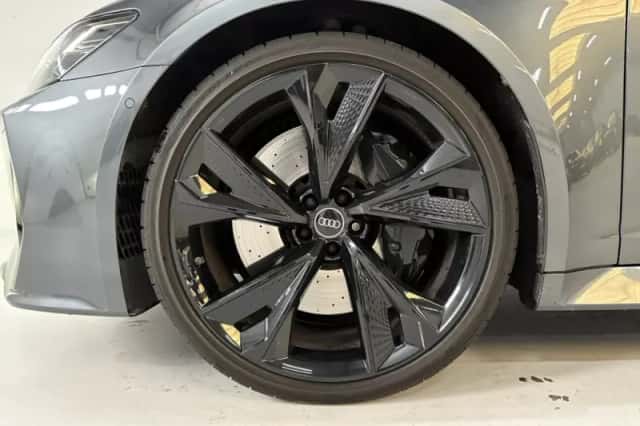 Audi RS6 (2021) thumbnail 2