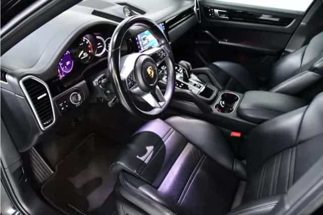 Porsche Cayenne (2022) thumbnail 5