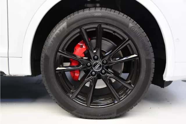 Audi Q5 (2022) thumbnail 2
