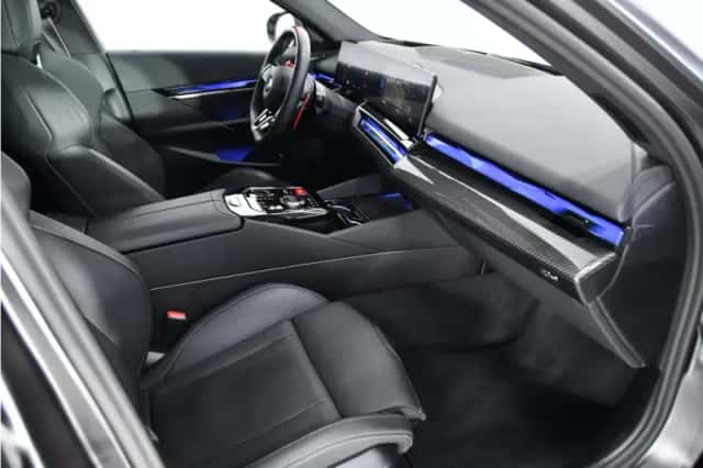 BMW M5 (2025) thumbnail 6