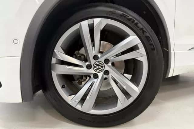 Volkswagen Tiguan (2022) thumbnail 2