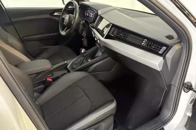 Audi A1 (2023) thumbnail 5