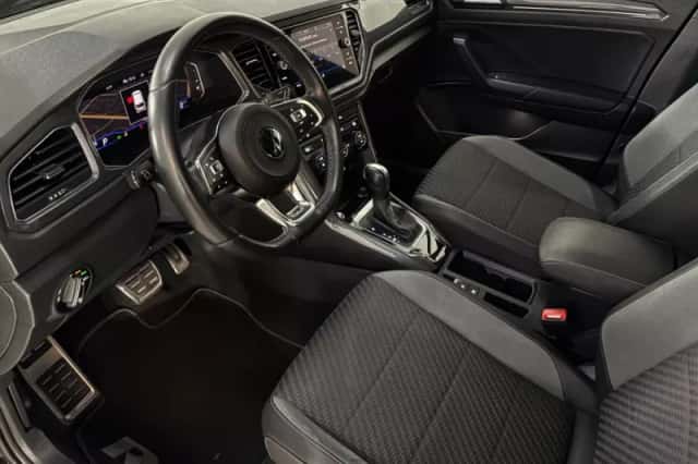 Volkswagen T-Roc (2021) thumbnail 3
