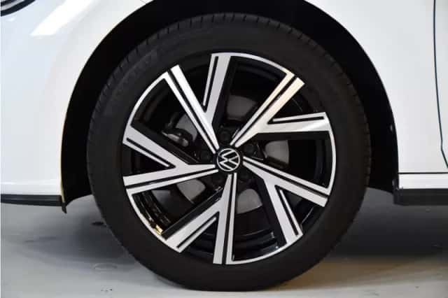 Volkswagen Polo (2022) thumbnail 2