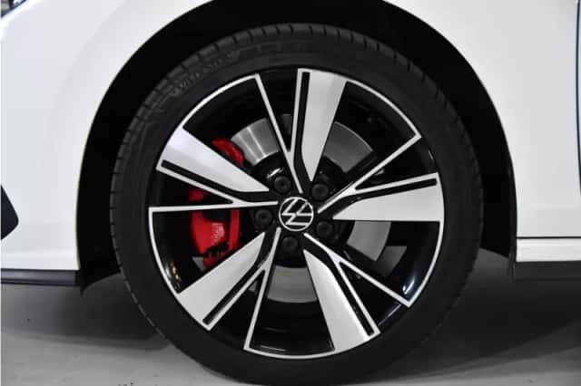 Volkswagen Golf (2020) thumbnail 3