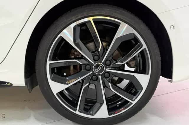 Audi A3 (2021) thumbnail 2