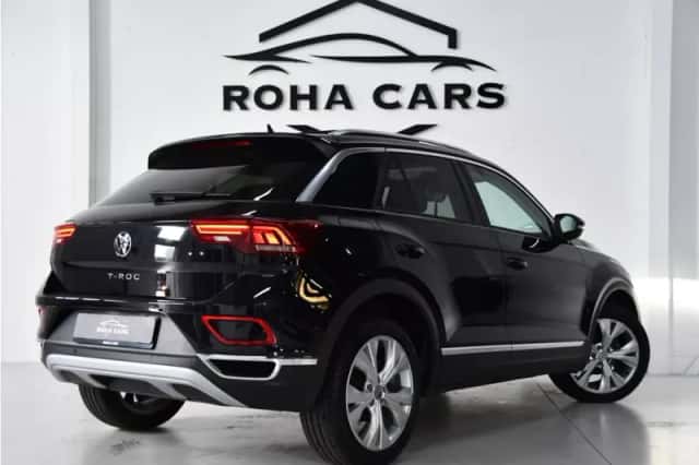 Volkswagen T-Roc (2023) thumbnail 4