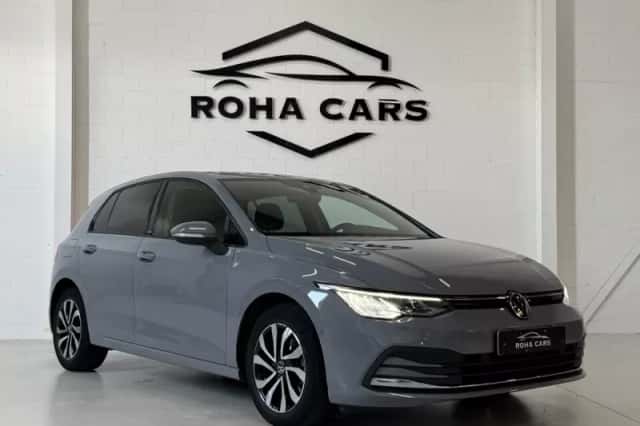 Volkswagen Golf (2022) thumbnail 3
