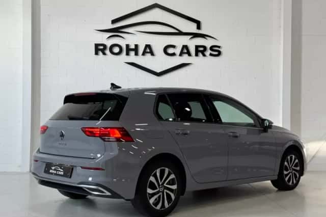 Volkswagen Golf (2022) thumbnail 6