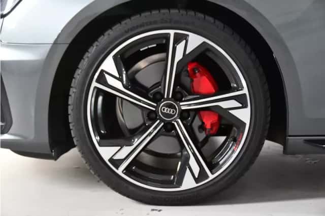 Audi A4 (2024) thumbnail 2