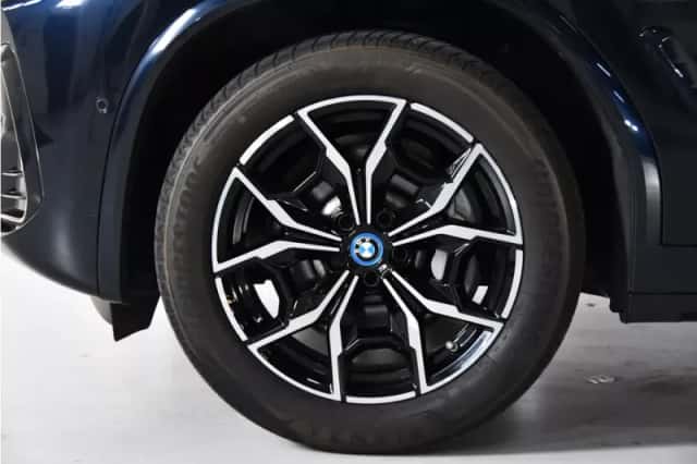 BMW X3 (2022) thumbnail 2