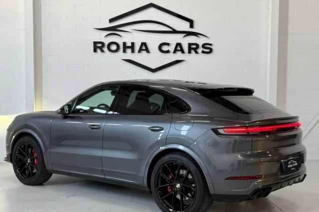 Porsche Cayenne (2023) thumbnail 5