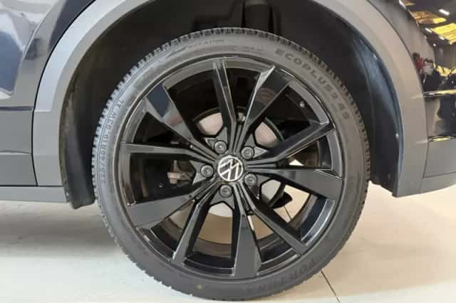 Volkswagen T-Roc (2024) thumbnail 2