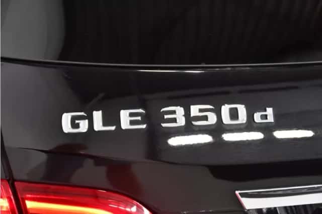 Mercedes-Benz GLE (2015) thumbnail 3