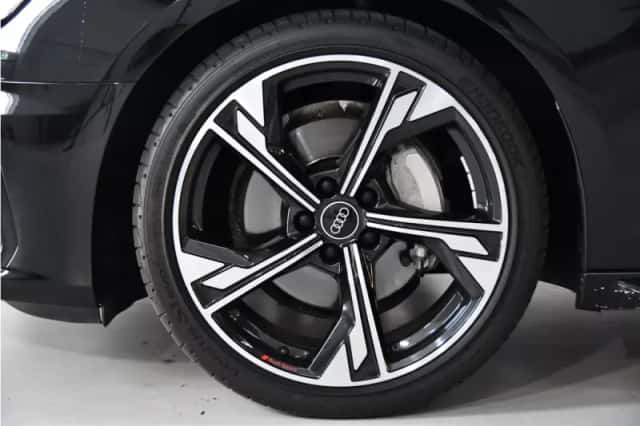 Audi A4 (2023) thumbnail 3