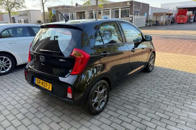 Kia Picanto (2015) thumbnail 6